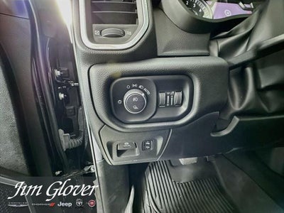 2022 RAM 1500 Laramie Crew Cab 4x2 5'7' Box