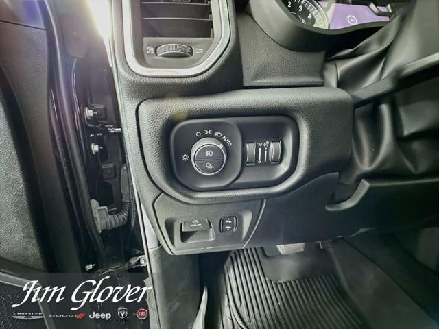 2022 RAM 1500 Laramie Crew Cab 4x2 5'7' Box
