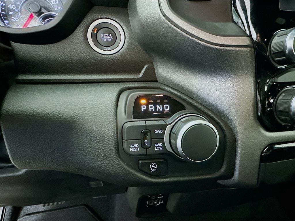2025 RAM 1500 Tradesman Quad Cab 4x4 6'4' Box