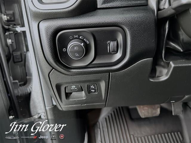 2022 RAM 1500 Big Horn Crew Cab 4x4 5'7' Box