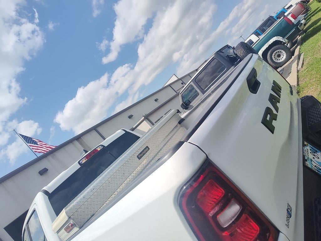 2025 RAM 1500 Tradesman Crew Cab 4x4 5'7' Box