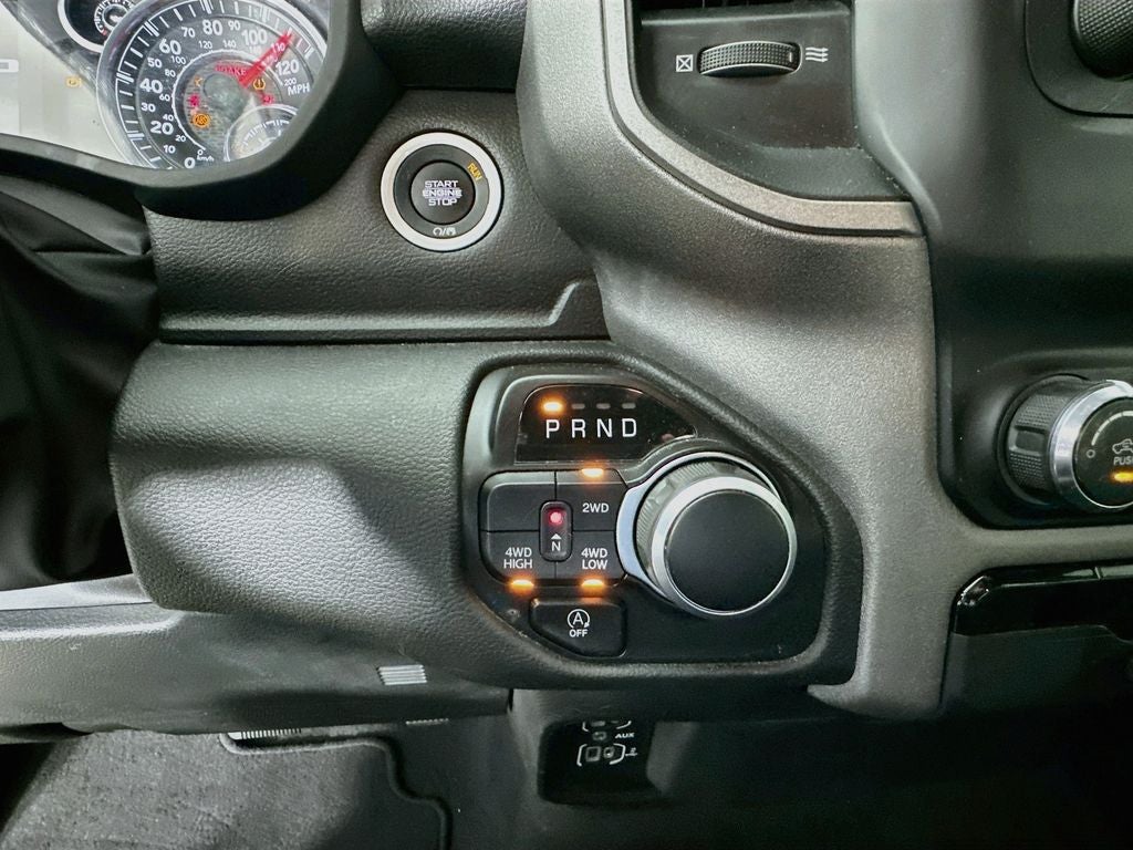 2024 RAM 1500 Tradesman Crew Cab 4x4 5'7' Box