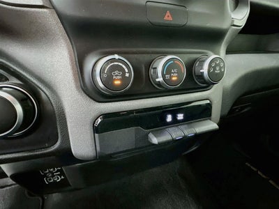 2024 RAM 1500 Tradesman Crew Cab 4x4 5'7' Box