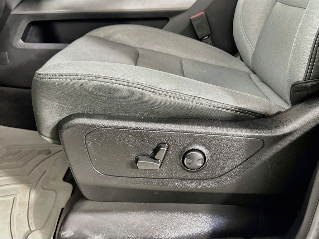 2022 RAM 1500 Lone Star Quad Cab 4x4 6'4' Box