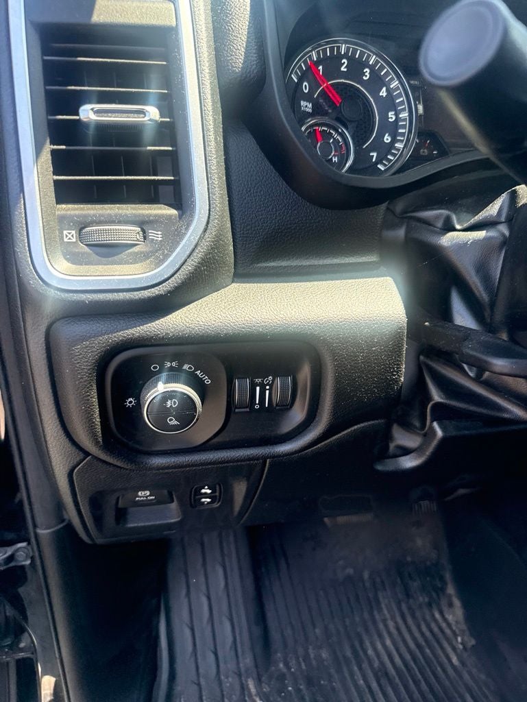 2025 RAM 1500 Big Horn Crew Cab 4x4 5'7' Box