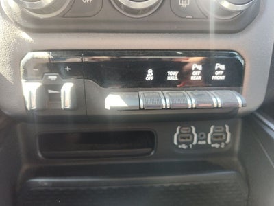 2021 RAM 1500 Big Horn Crew Cab 4x4 5'7' Box
