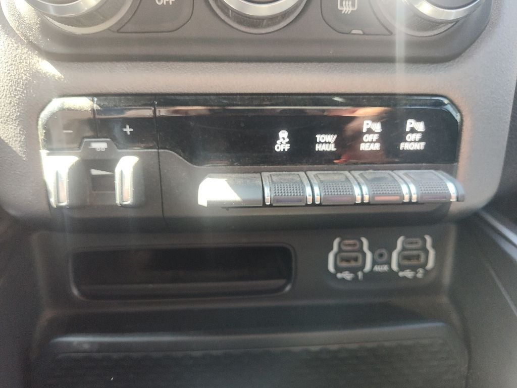 2021 RAM 1500 Big Horn Crew Cab 4x4 5'7' Box