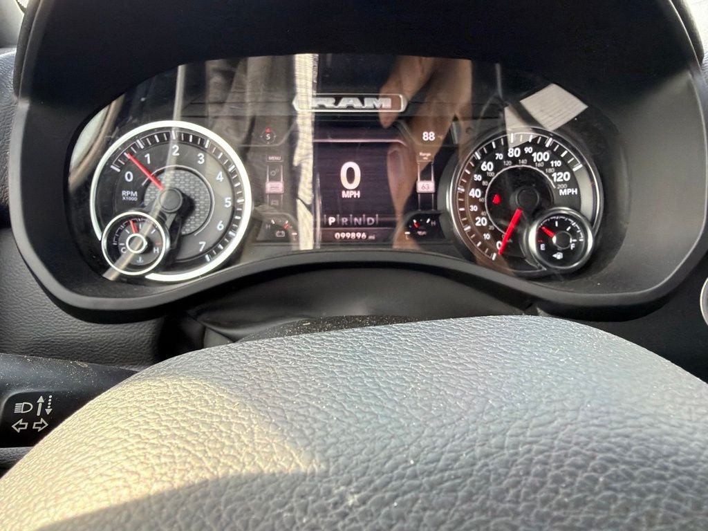 2022 RAM 1500 Big Horn Crew Cab 4x4 5'7' Box