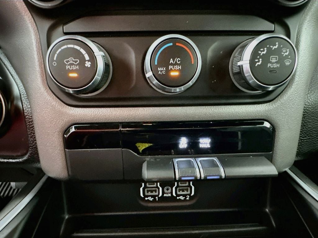 2022 RAM 1500 Big Horn Crew Cab 4x4 5'7' Box