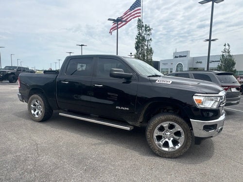 2020 RAM 1500 Big Horn Crew Cab 4x4 5'7' Box