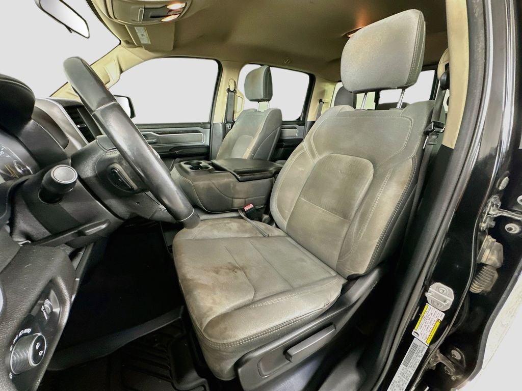 2020 RAM 1500 Big Horn Crew Cab 4x4 5'7' Box