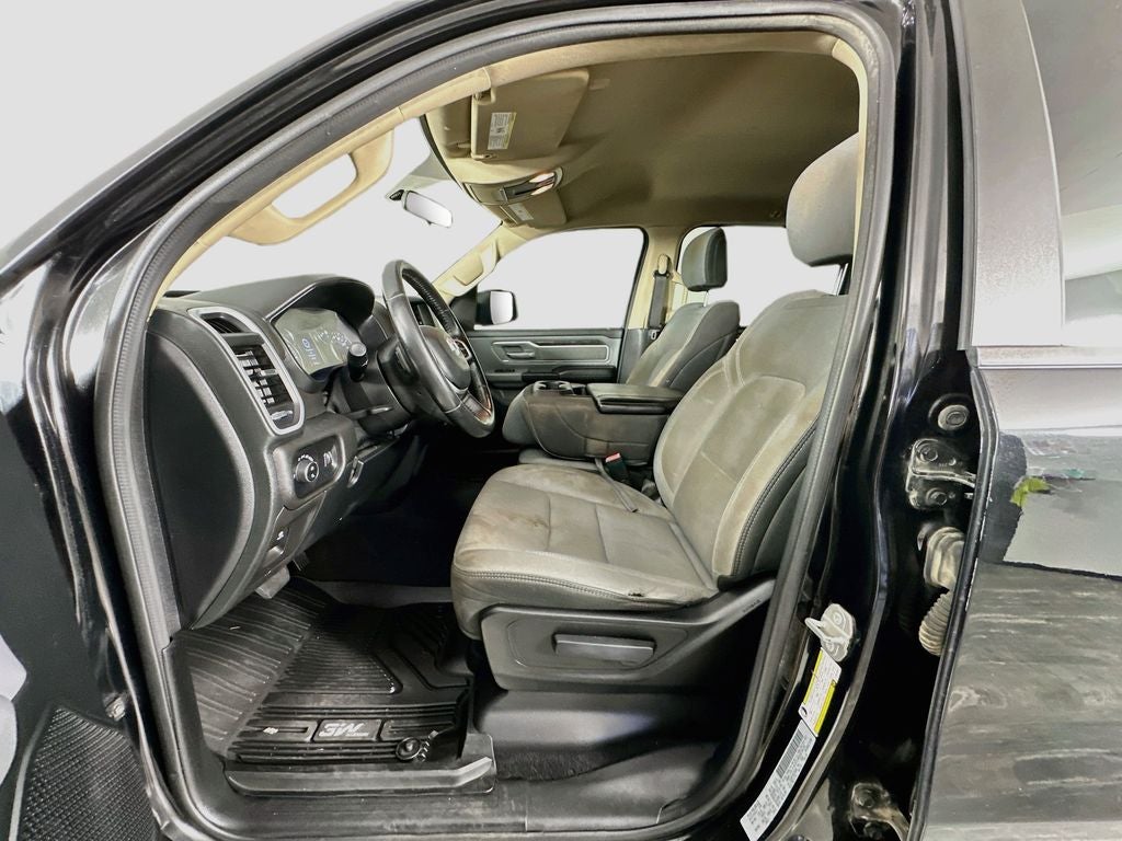 2020 RAM 1500 Big Horn Crew Cab 4x4 5'7' Box