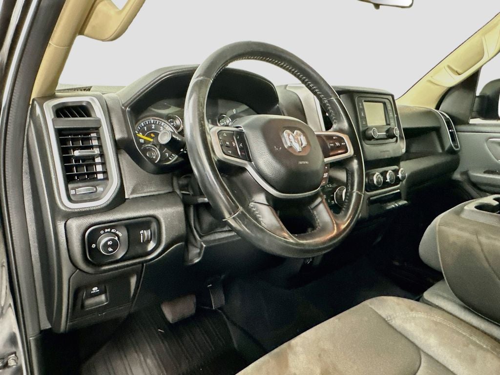 2020 RAM 1500 Big Horn Crew Cab 4x4 5'7' Box