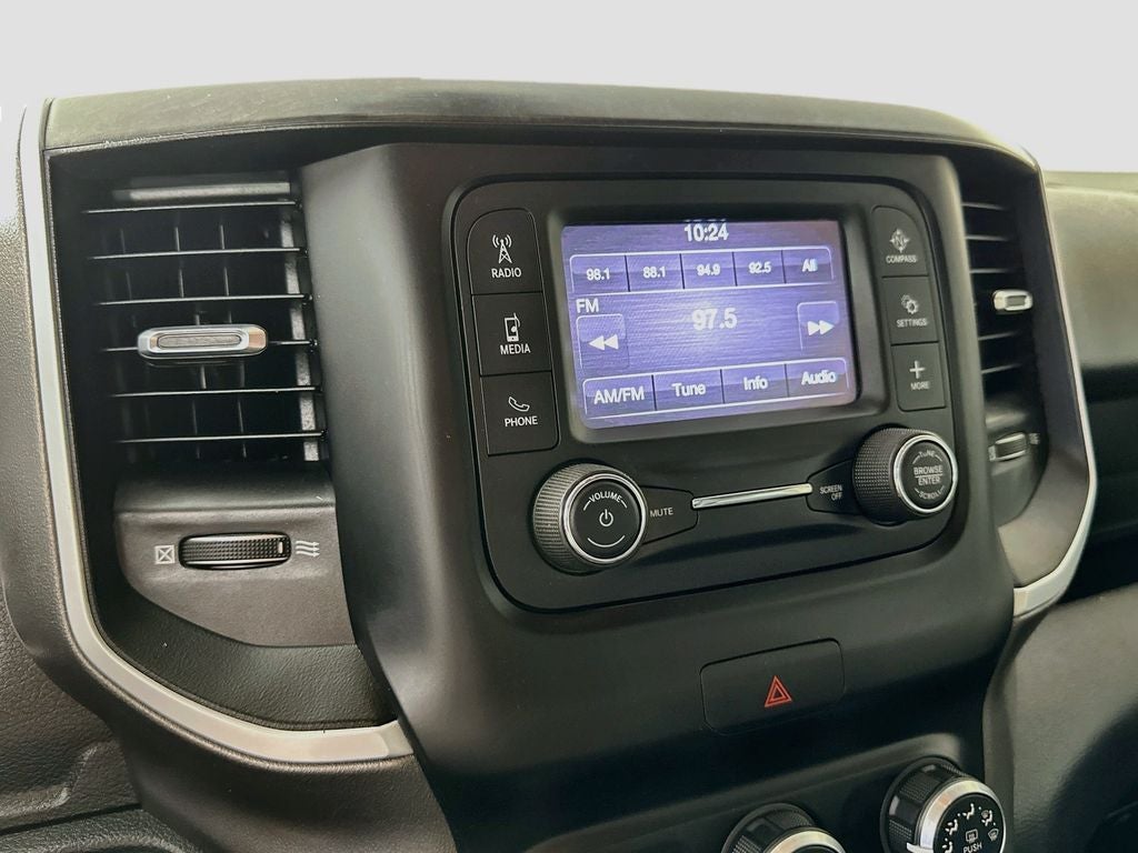 2020 RAM 1500 Big Horn Crew Cab 4x4 5'7' Box