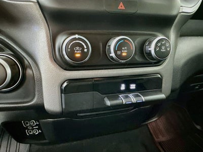 2020 RAM 1500 Big Horn Crew Cab 4x4 5'7' Box
