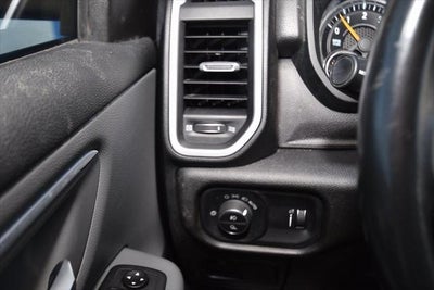2020 RAM 1500 Big Horn Crew Cab 4x4 5'7' Box