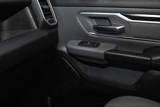 2020 RAM 1500 Big Horn Crew Cab 4x4 5'7' Box