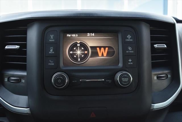 2020 RAM 1500 Big Horn Crew Cab 4x4 5'7' Box