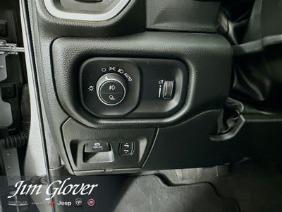 2022 RAM 1500 Big Horn Crew Cab 4x4 5'7' Box