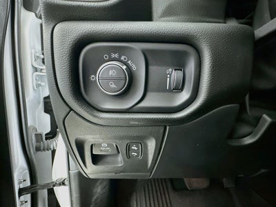 2022 RAM 1500 Big Horn Crew Cab 4x4 5'7' Box