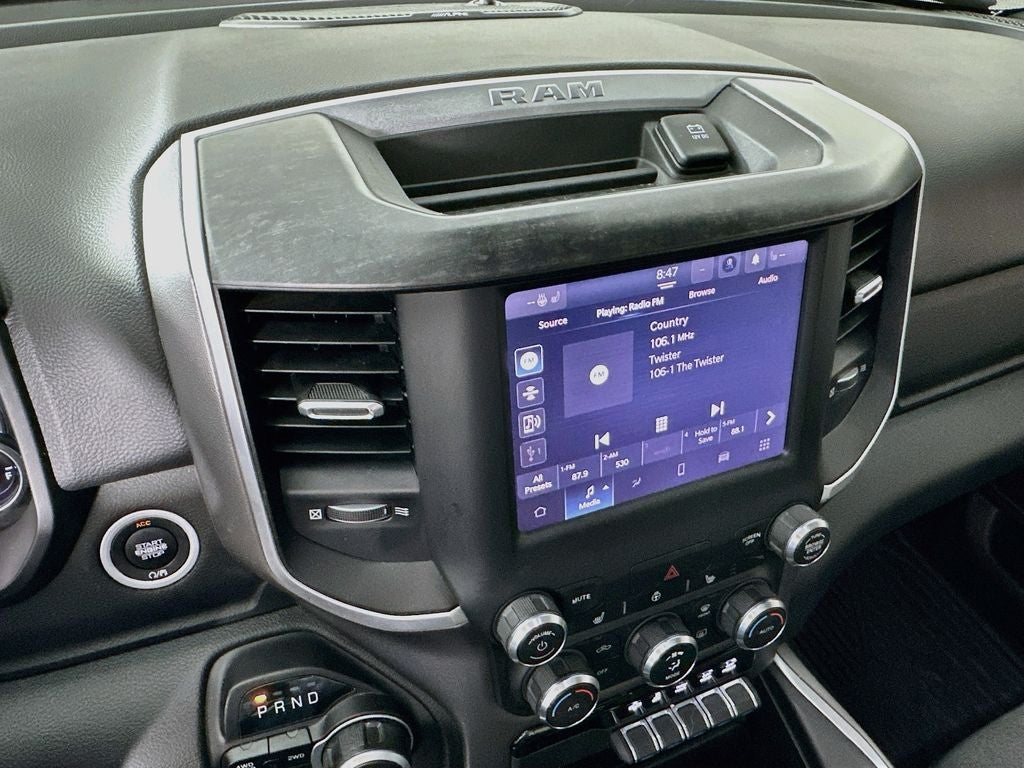 2022 RAM 1500 Big Horn Crew Cab 4x4 5'7' Box