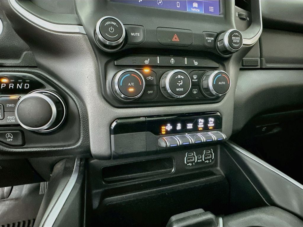 2022 RAM 1500 Big Horn Crew Cab 4x4 5'7' Box