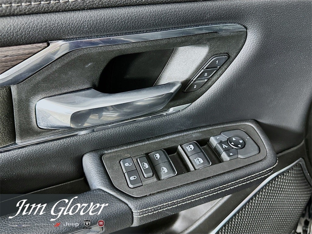 2025 RAM 1500 Laramie Crew Cab 4x4 5'7' Box