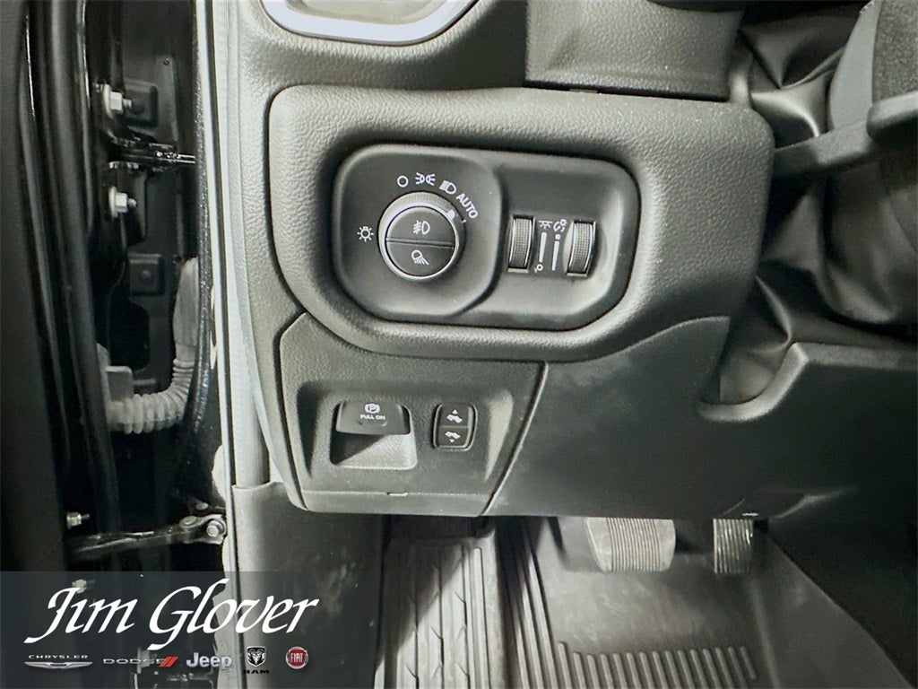 2025 RAM 1500 Laramie Crew Cab 4x4 5'7' Box