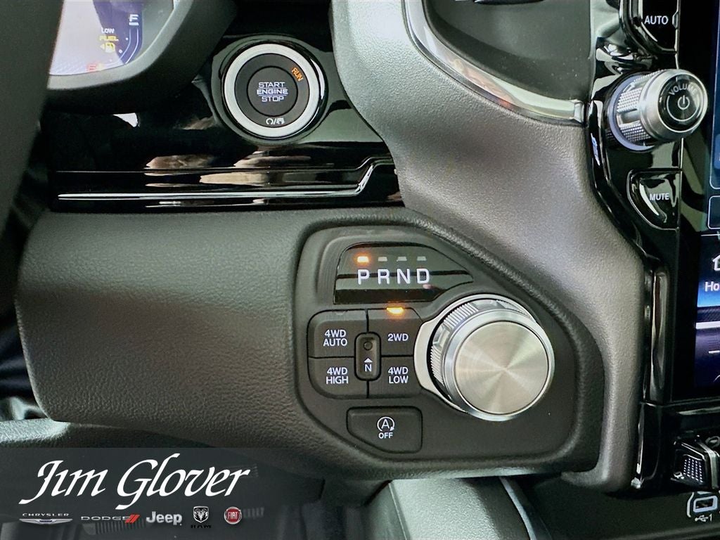 2026 RAM 1500 Laramie Crew Cab 4x4 5'7' Box