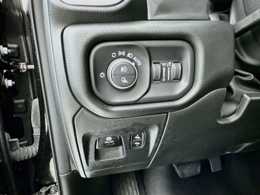 2025 RAM 1500 Laramie Crew Cab 4x4 5'7' Box
