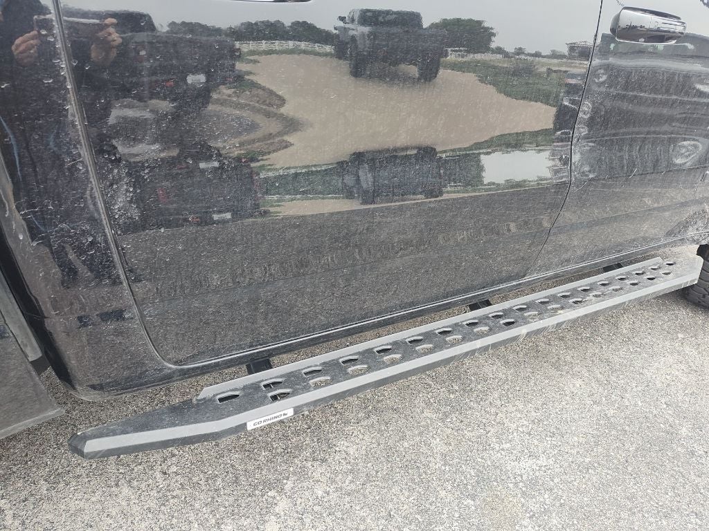 2020 RAM 1500 Laramie Crew Cab 4x4 5'7' Box
