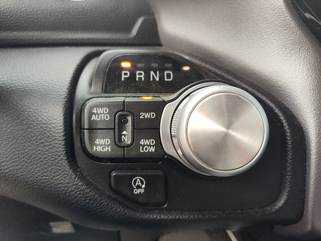 2020 RAM 1500 Laramie Crew Cab 4x4 5'7' Box