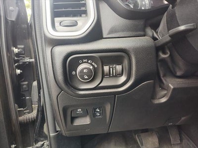2020 RAM 1500 Laramie Crew Cab 4x4 5'7' Box