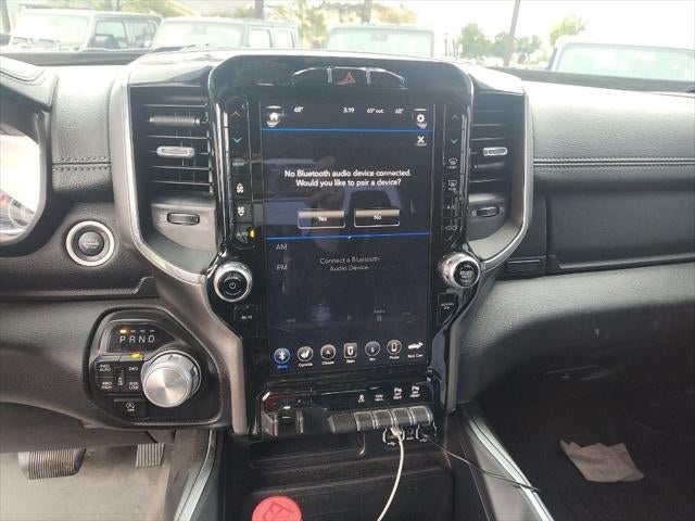 2020 RAM 1500 Laramie Crew Cab 4x4 5'7' Box