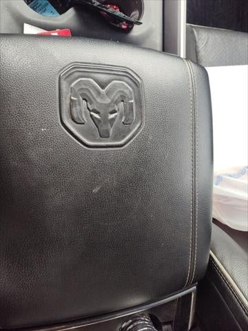 2020 RAM 1500 Laramie Crew Cab 4x4 5'7' Box