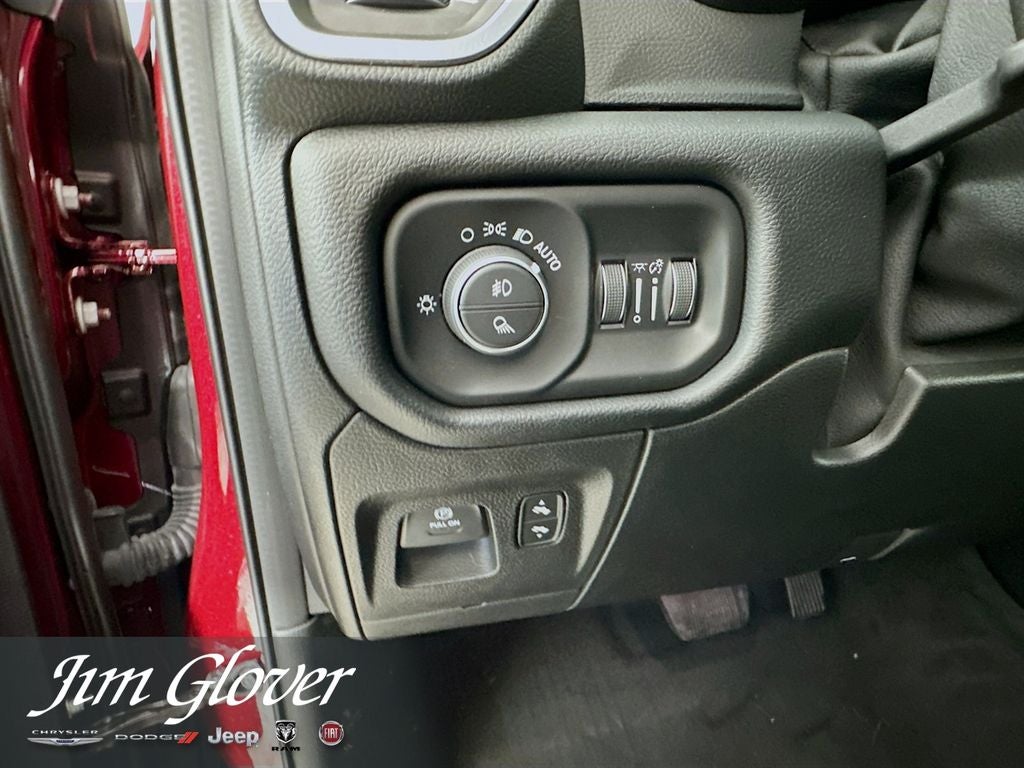 2021 RAM 1500 Laramie Crew Cab 4x4 5'7' Box