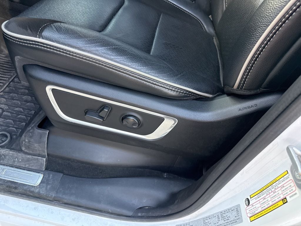 2022 RAM 1500 Laramie Crew Cab 4x4 5'7' Box