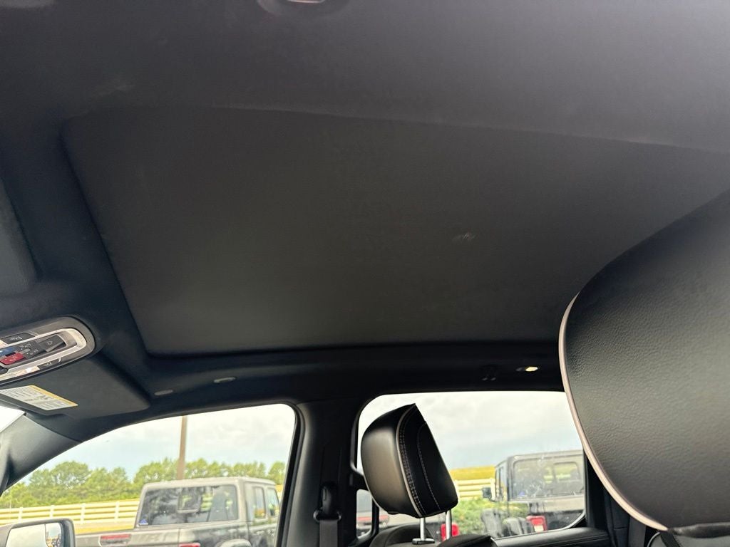 2023 RAM 1500 Laramie Crew Cab 4x4 5'7' Box