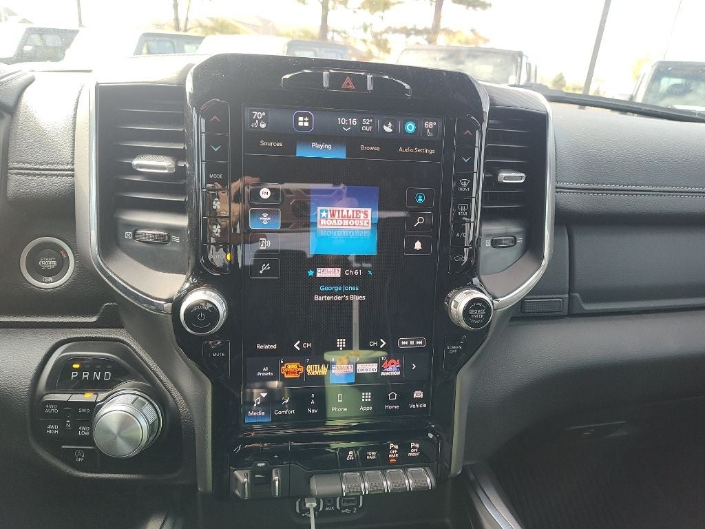 2024 RAM 1500 Laramie Crew Cab 4x4 5'7' Box