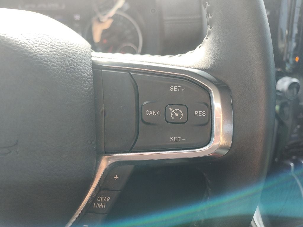 2024 RAM 1500 Laramie Crew Cab 4x4 5'7' Box