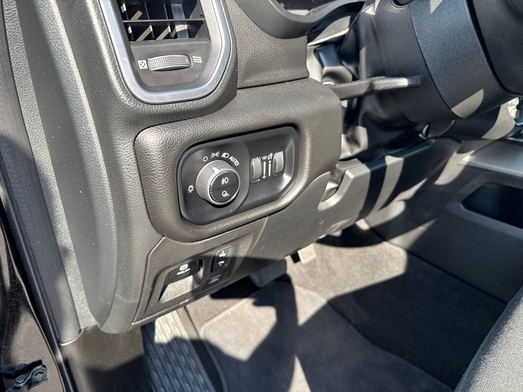 2025 RAM 1500 Big Horn Crew Cab 4x4 6'4' Box