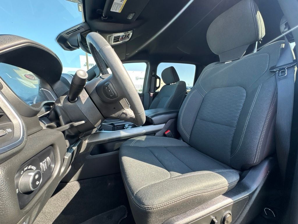 2025 RAM 1500 Big Horn Crew Cab 4x4 6'4' Box