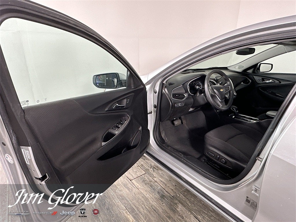 2022 Chevrolet Malibu FWD LT