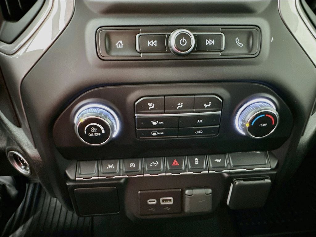 2022 Chevrolet Silverado 1500 2WD Crew Cab Short Bed Custom