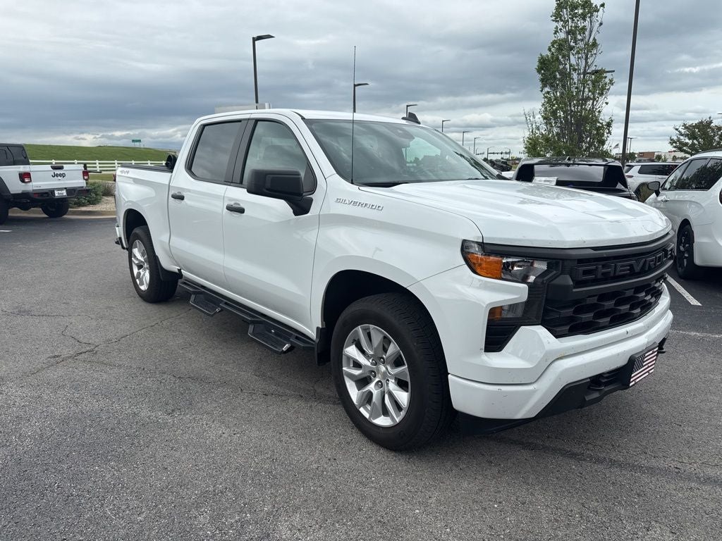 2024 Chevrolet Silverado 1500 4WD Crew Cab Short Bed Custom
