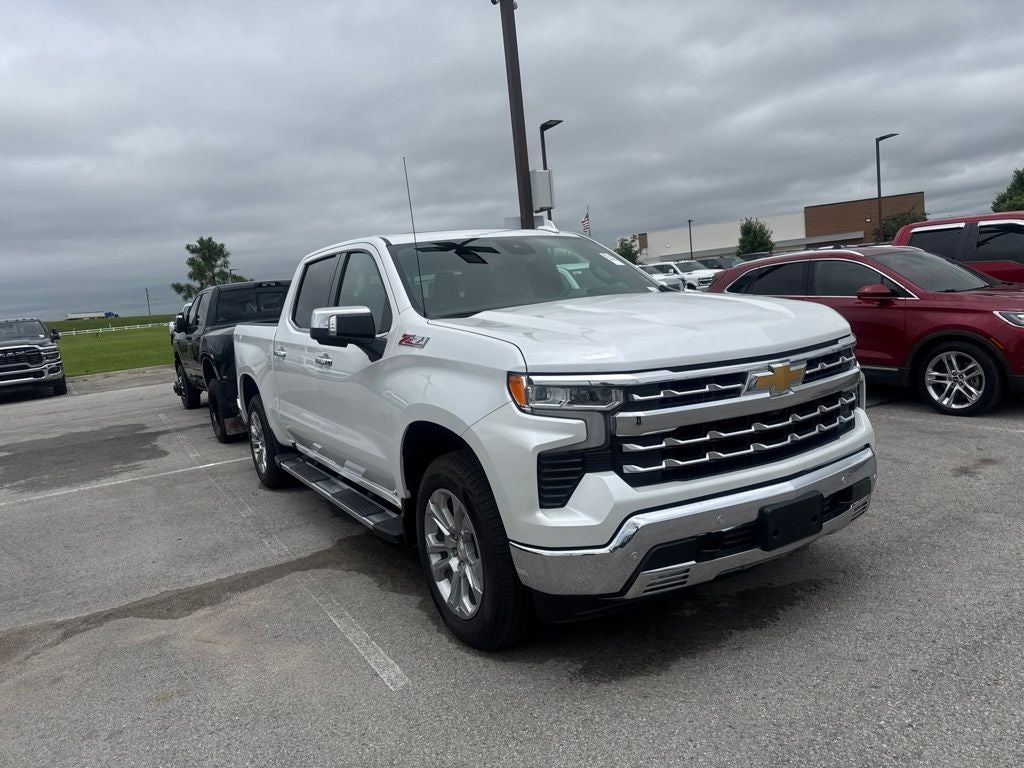 2025 Chevrolet Silverado 1500 4WD Crew Cab Short Bed LTZ