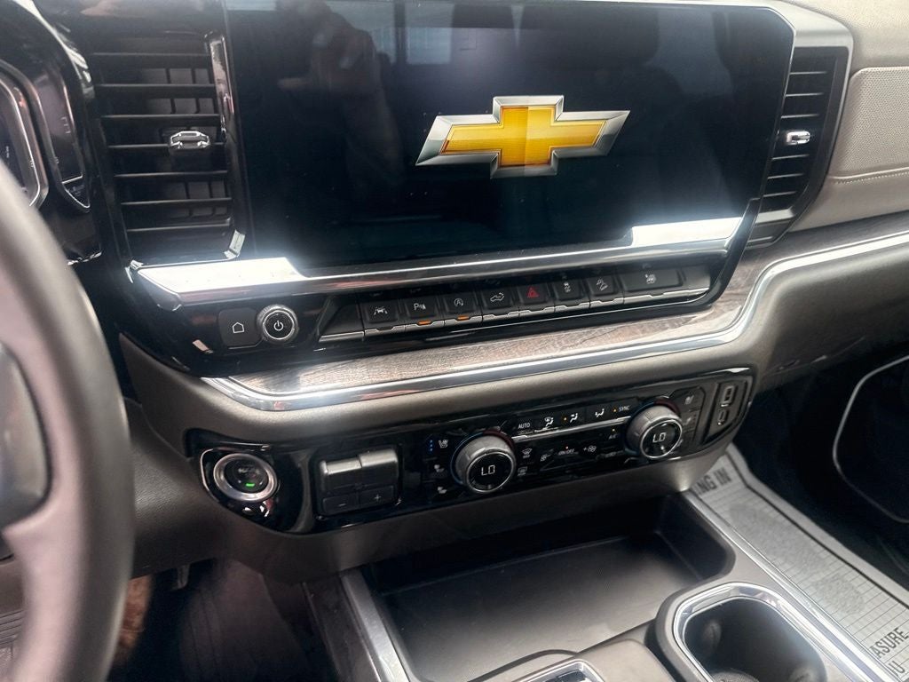2025 Chevrolet Silverado 1500 4WD Crew Cab Short Bed LTZ