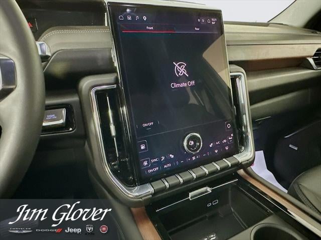 2025 GMC Yukon 4WD Denali