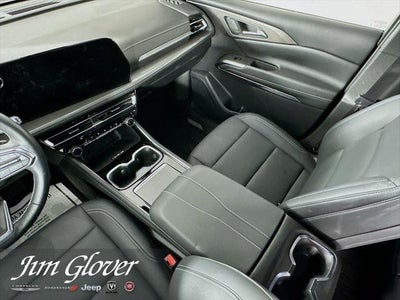 2024 Chevrolet Traverse FWD LT