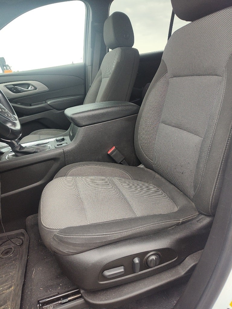 2023 Chevrolet Traverse FWD LT Cloth